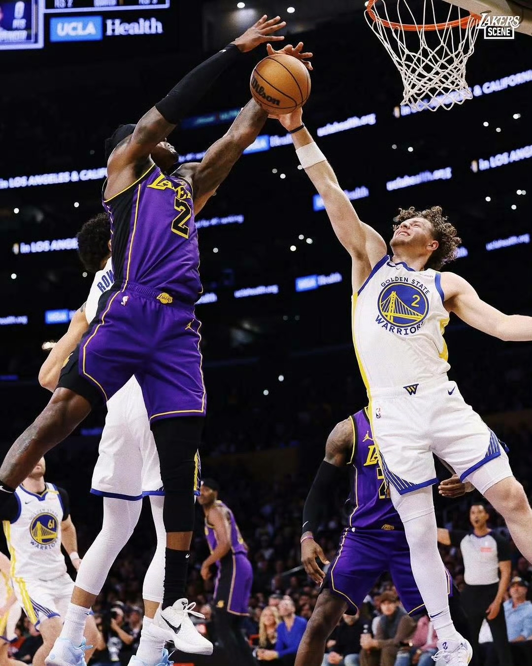 关于湖人不断突破！，萨拉赫连续五场比赛得分超过大比分获胜上演精彩一战的信息