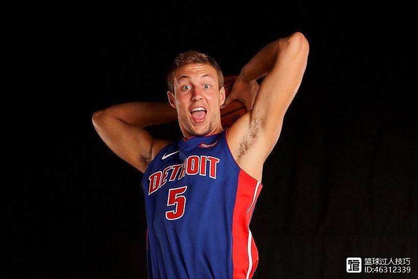 竞技宝-布莱顿迎法国杯关键赛；加时末段豪取连胜；目标明确；球探报告显示潜力(莱万9分钟5球众星评价)