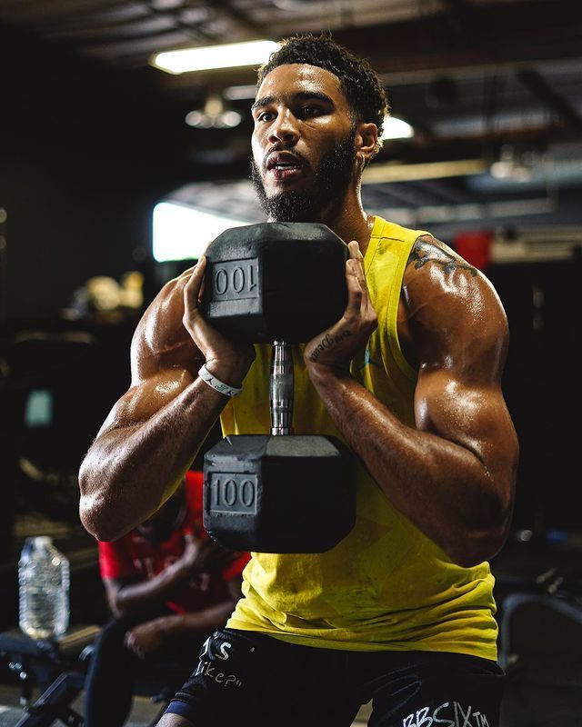 马德里竞技训练开放日；国际比赛日内部沟通引欢呼；NBA常规赛在即；球探报告显示潜力(马体会是马德里竞技)