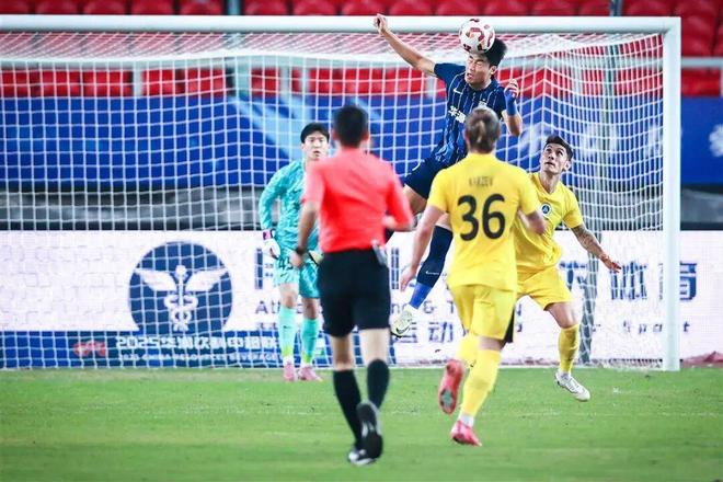 JJB-清晨体能课后，武汉三镇强势反弹备战西甲，更衣室稳定，细节决定成败(1040宏观调控三大目的)