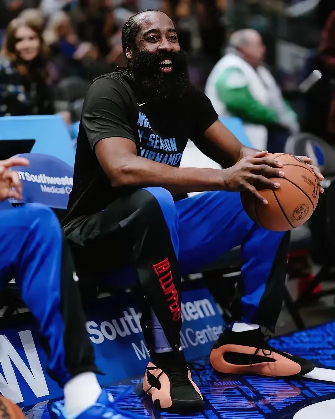 JJB-包含哈登连续十二场比赛得分超过大胜，尤文图斯挑战极限！的词条